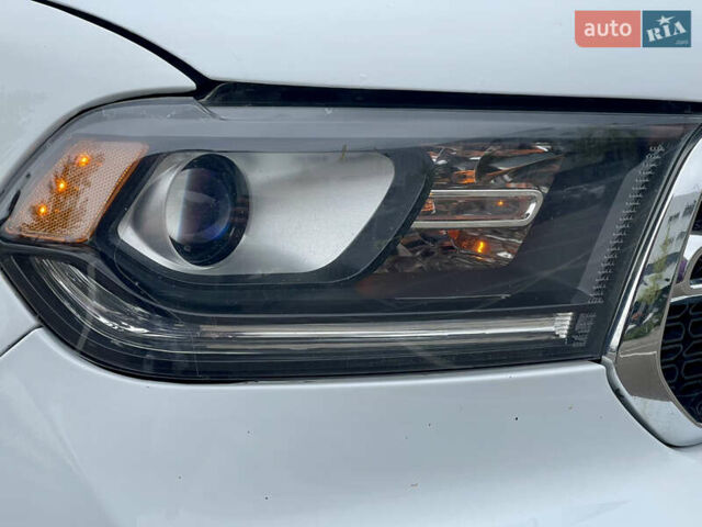 Белый Додж Дюранго, объемом двигателя 3.6 л и пробегом 160 тыс. км за 17777 $, фото 4 на Automoto.ua