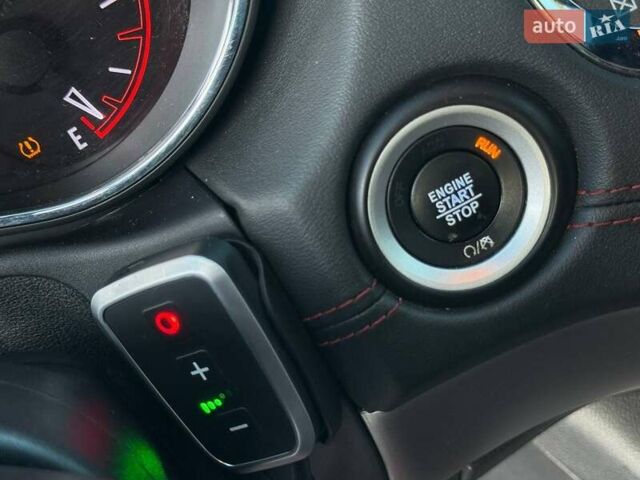 Белый Додж Дюранго, объемом двигателя 5.65 л и пробегом 106 тыс. км за 29000 $, фото 33 на Automoto.ua