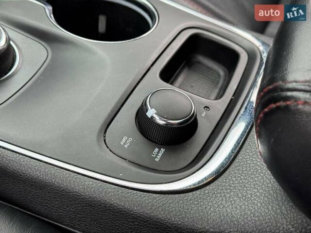 Белый Додж Дюранго, объемом двигателя 5.65 л и пробегом 150 тыс. км за 28500 $, фото 35 на Automoto.ua