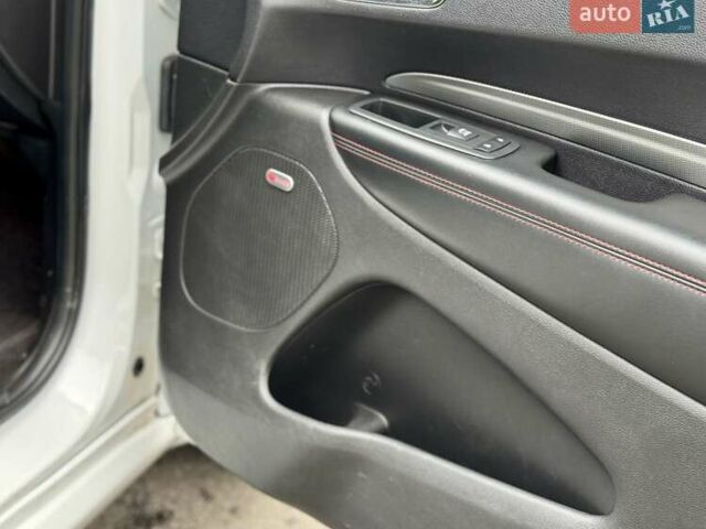 Белый Додж Дюранго, объемом двигателя 3.6 л и пробегом 114 тыс. км за 24900 $, фото 25 на Automoto.ua