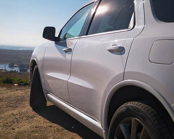 Белый Додж Дюранго, объемом двигателя 3.6 л и пробегом 116 тыс. км за 29900 $, фото 15 на Automoto.ua