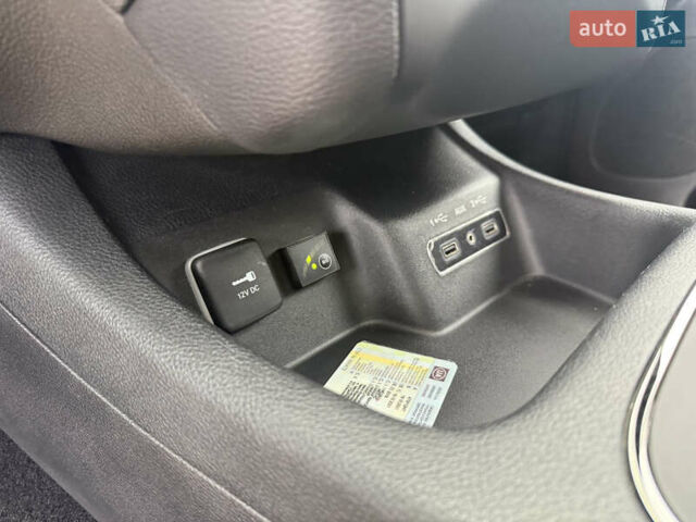 Белый Додж Дюранго, объемом двигателя 5.65 л и пробегом 83 тыс. км за 30200 $, фото 35 на Automoto.ua