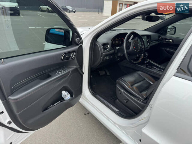 Белый Додж Дюранго, объемом двигателя 5.65 л и пробегом 73 тыс. км за 36000 $, фото 9 на Automoto.ua