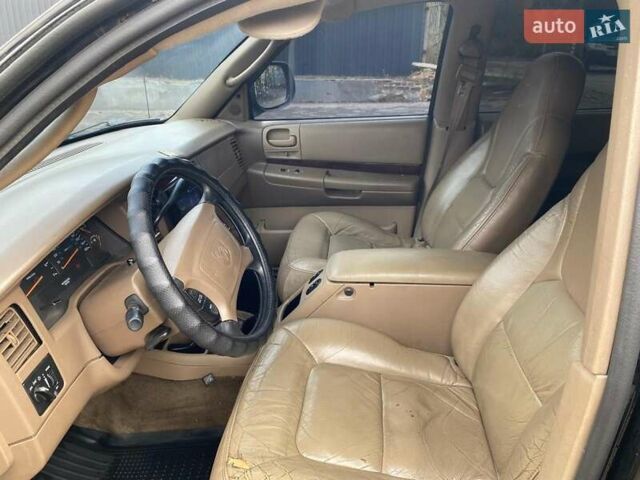 Чорний Додж Durango, об'ємом двигуна 4.7 л та пробігом 315 тис. км за 4100 $, фото 5 на Automoto.ua