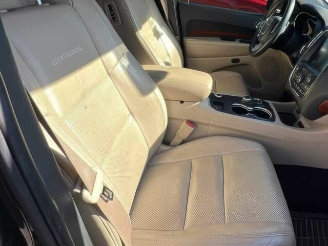 Черный Додж Дюранго, объемом двигателя 5.7 л и пробегом 74 тыс. км за 13000 $, фото 7 на Automoto.ua