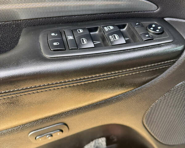 Чорний Додж Durango, об'ємом двигуна 3.6 л та пробігом 154 тис. км за 28000 $, фото 22 на Automoto.ua