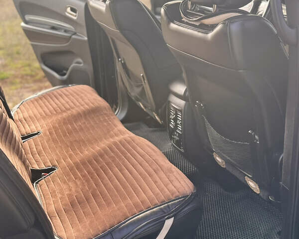 Чорний Додж Durango, об'ємом двигуна 3.6 л та пробігом 154 тис. км за 28000 $, фото 7 на Automoto.ua