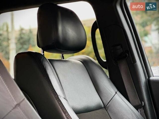 Черный Додж Дюранго, объемом двигателя 3.6 л и пробегом 239 тыс. км за 24900 $, фото 26 на Automoto.ua