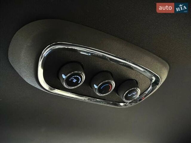 Черный Додж Дюранго, объемом двигателя 3.6 л и пробегом 239 тыс. км за 24800 $, фото 32 на Automoto.ua