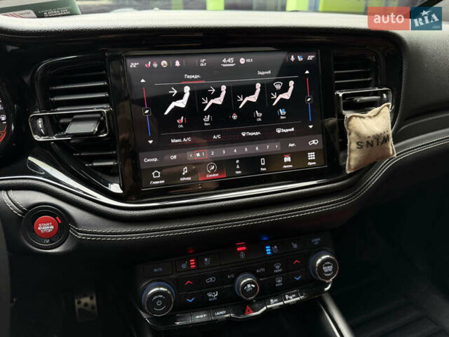 Черный Додж Дюранго, объемом двигателя 6.4 л и пробегом 106 тыс. км за 42000 $, фото 17 на Automoto.ua