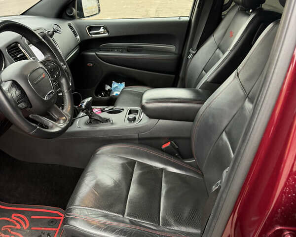 Красный Додж Дюранго, объемом двигателя 5.65 л и пробегом 195 тыс. км за 27000 $, фото 6 на Automoto.ua