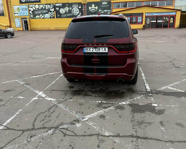 Красный Додж Дюранго, объемом двигателя 5.65 л и пробегом 195 тыс. км за 27000 $, фото 3 на Automoto.ua