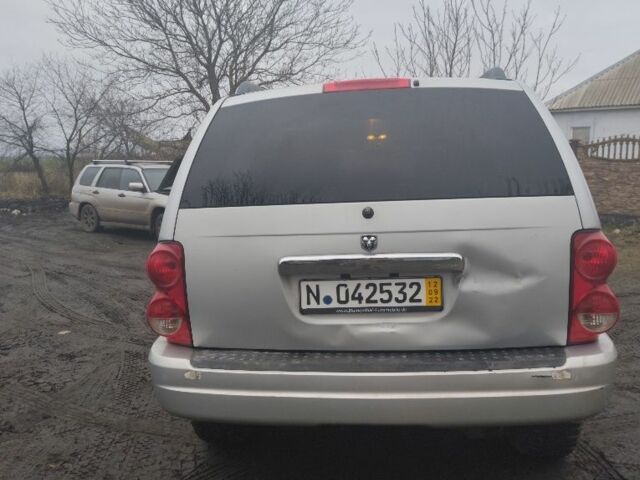 Серый Додж Дюранго, объемом двигателя 4.7 л и пробегом 223 тыс. км за 4699 $, фото 4 на Automoto.ua