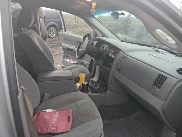 Серый Додж Дюранго, объемом двигателя 4.7 л и пробегом 223 тыс. км за 4699 $, фото 6 на Automoto.ua