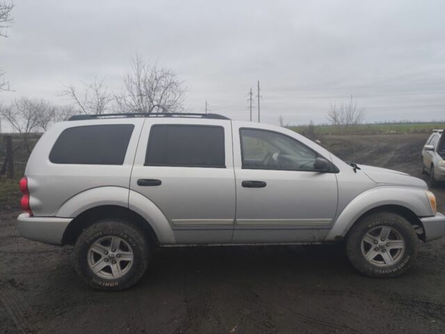 Серый Додж Дюранго, объемом двигателя 4.7 л и пробегом 223 тыс. км за 4699 $, фото 3 на Automoto.ua