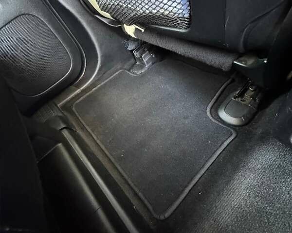 Сірий Додж Durango, об'ємом двигуна 3.6 л та пробігом 277 тис. км за 17500 $, фото 24 на Automoto.ua