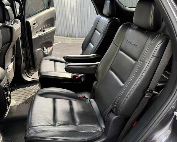 Серый Додж Дюранго, объемом двигателя 3.6 л и пробегом 228 тыс. км за 18500 $, фото 29 на Automoto.ua