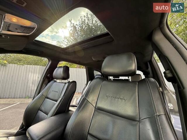 Серый Додж Дюранго, объемом двигателя 3.6 л и пробегом 228 тыс. км за 18500 $, фото 34 на Automoto.ua