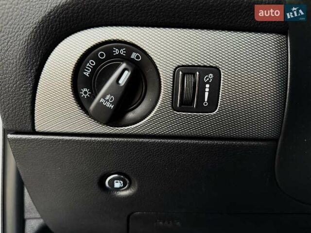 Сірий Додж Durango, об'ємом двигуна 5.65 л та пробігом 134 тис. км за 28699 $, фото 44 на Automoto.ua