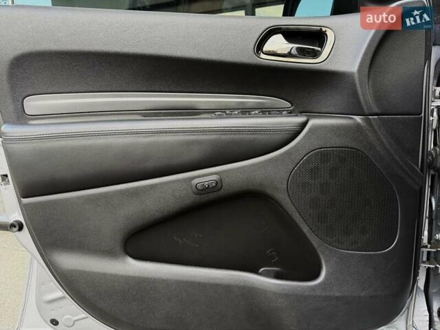 Сірий Додж Durango, об'ємом двигуна 5.65 л та пробігом 134 тис. км за 28699 $, фото 26 на Automoto.ua