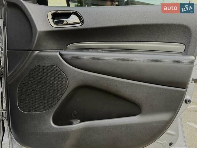 Сірий Додж Durango, об'ємом двигуна 5.65 л та пробігом 134 тис. км за 28699 $, фото 33 на Automoto.ua