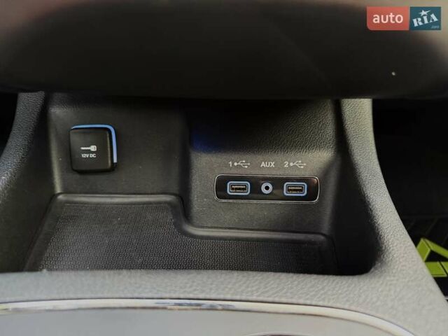 Сірий Додж Durango, об'ємом двигуна 5.65 л та пробігом 134 тис. км за 28699 $, фото 41 на Automoto.ua