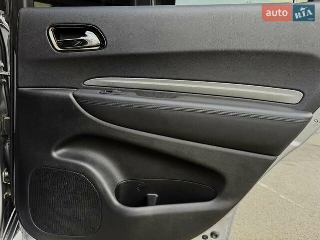 Сірий Додж Durango, об'ємом двигуна 5.65 л та пробігом 134 тис. км за 28699 $, фото 31 на Automoto.ua