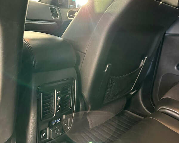 Серый Додж Дюранго, объемом двигателя 5.65 л и пробегом 134 тыс. км за 28999 $, фото 13 на Automoto.ua