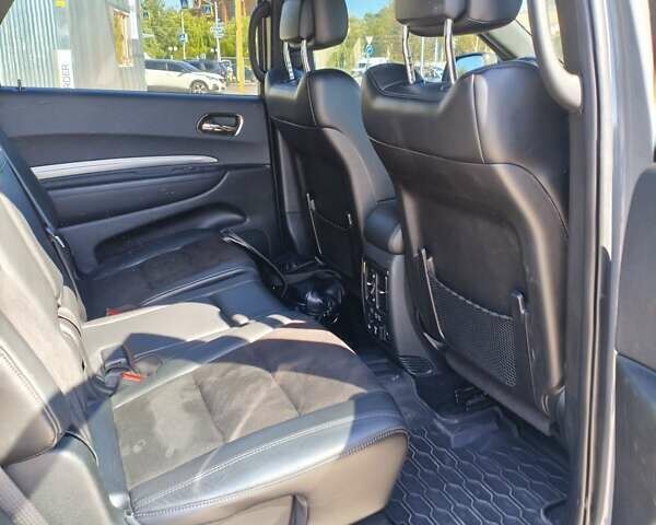 Сірий Додж Durango, об'ємом двигуна 5.65 л та пробігом 217 тис. км за 30000 $, фото 18 на Automoto.ua