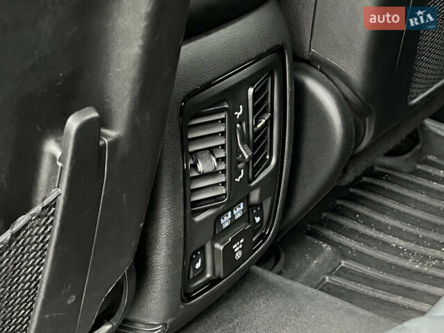 Сірий Додж Durango, об'ємом двигуна 5.65 л та пробігом 80 тис. км за 39900 $, фото 12 на Automoto.ua