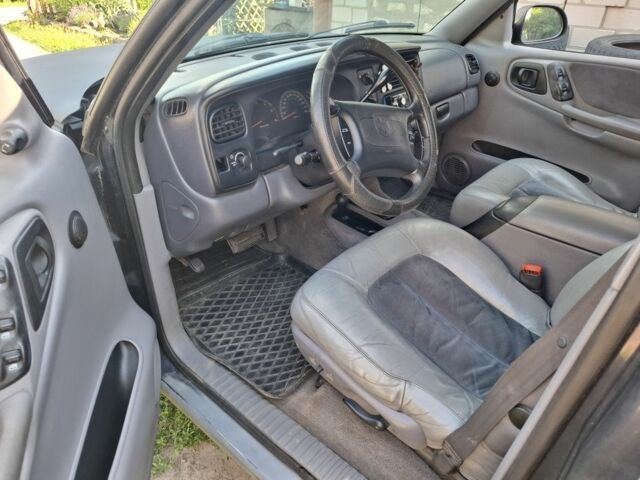 Синий Додж Дюранго, объемом двигателя 5 л и пробегом 279 тыс. км за 2999 $, фото 3 на Automoto.ua