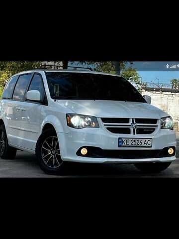 Білий Додж Гранд Караван, об'ємом двигуна 3.6 л та пробігом 182 тис. км за 12300 $, фото 2 на Automoto.ua