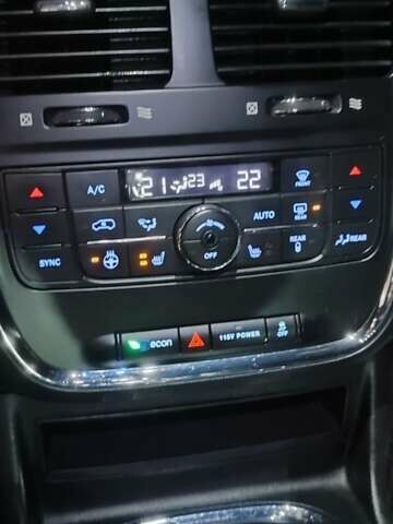 Білий Додж Гранд Караван, об'ємом двигуна 3.6 л та пробігом 182 тис. км за 12300 $, фото 21 на Automoto.ua