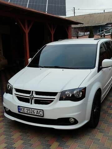 Білий Додж Гранд Караван, об'ємом двигуна 3.6 л та пробігом 182 тис. км за 12300 $, фото 16 на Automoto.ua