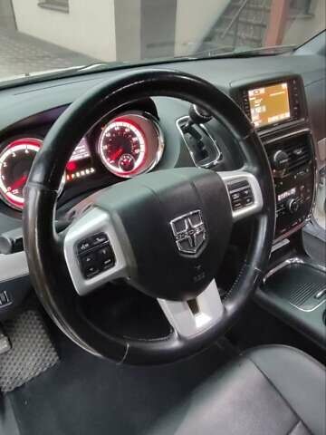 Белый Додж Гранд Караван, объемом двигателя 3.6 л и пробегом 170 тыс. км за 15000 $, фото 7 на Automoto.ua