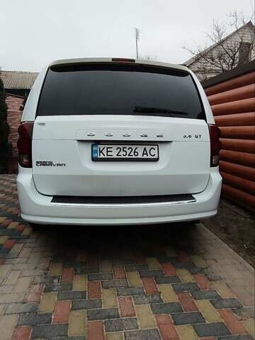 Білий Додж Гранд Караван, об'ємом двигуна 3.6 л та пробігом 182 тис. км за 12300 $, фото 14 на Automoto.ua