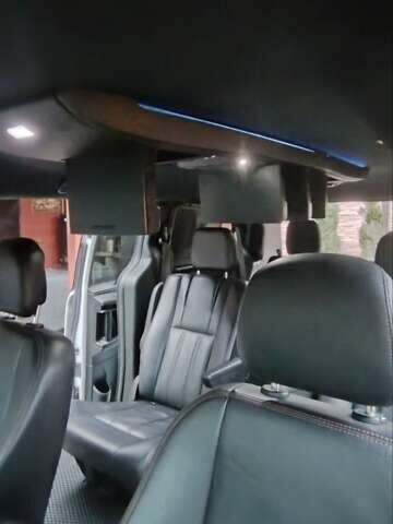 Білий Додж Гранд Караван, об'ємом двигуна 3.6 л та пробігом 182 тис. км за 12300 $, фото 4 на Automoto.ua