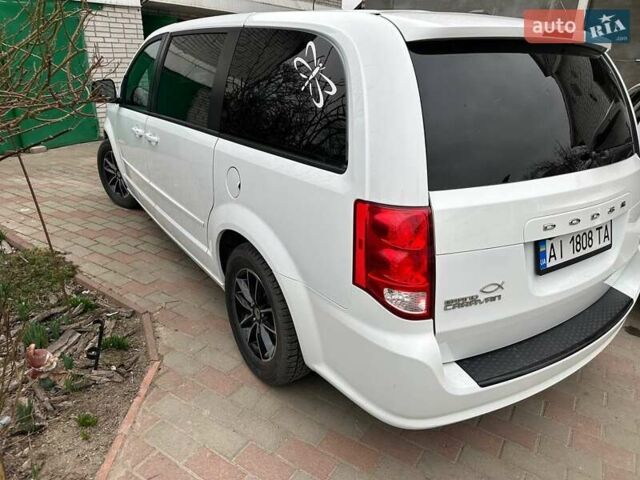 Белый Додж Гранд Караван, объемом двигателя 3.6 л и пробегом 170 тыс. км за 16900 $, фото 5 на Automoto.ua