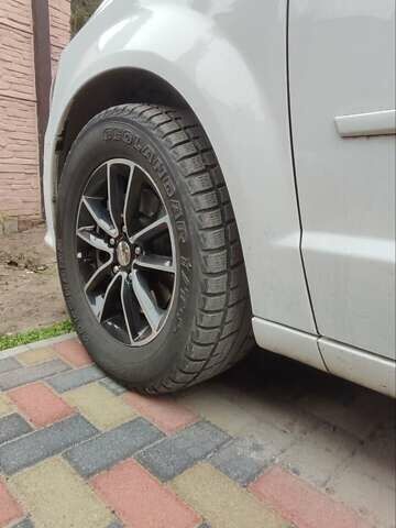 Білий Додж Гранд Караван, об'ємом двигуна 3.6 л та пробігом 182 тис. км за 12300 $, фото 12 на Automoto.ua