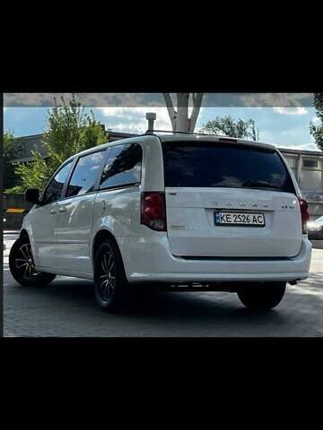 Білий Додж Гранд Караван, об'ємом двигуна 3.6 л та пробігом 182 тис. км за 12300 $, фото 3 на Automoto.ua