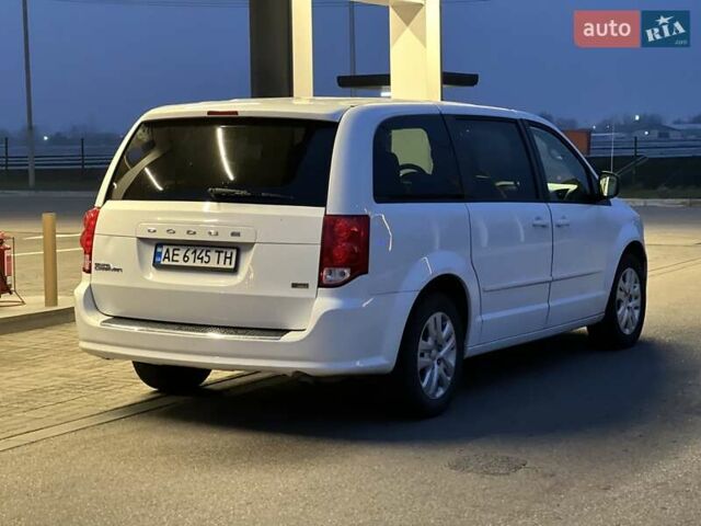 Белый Додж Гранд Караван, объемом двигателя 3.6 л и пробегом 380 тыс. км за 9999 $, фото 21 на Automoto.ua