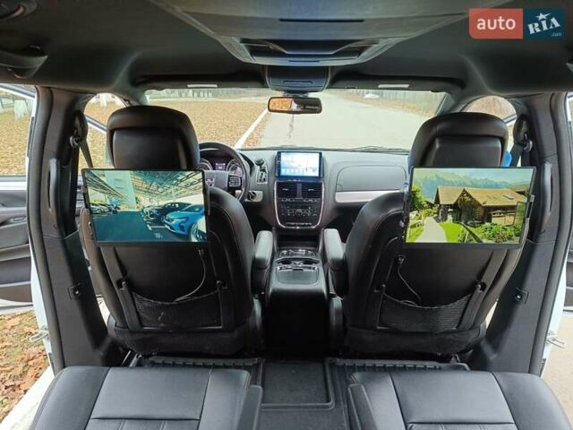 Белый Додж Гранд Караван, объемом двигателя 3.6 л и пробегом 30 тыс. км за 27000 $, фото 17 на Automoto.ua