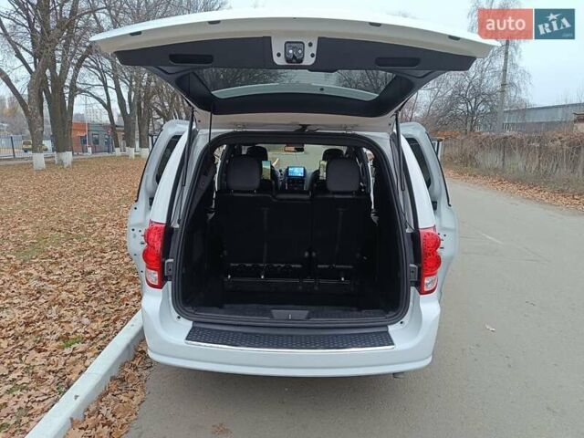 Белый Додж Гранд Караван, объемом двигателя 3.6 л и пробегом 30 тыс. км за 27000 $, фото 29 на Automoto.ua