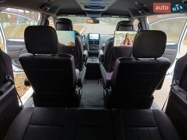 Белый Додж Гранд Караван, объемом двигателя 3.6 л и пробегом 30 тыс. км за 27000 $, фото 22 на Automoto.ua