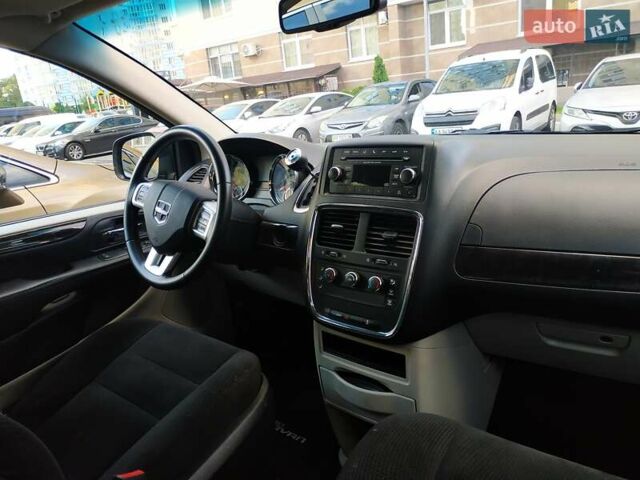 Черный Додж Гранд Караван, объемом двигателя 3.6 л и пробегом 109 тыс. км за 13500 $, фото 6 на Automoto.ua