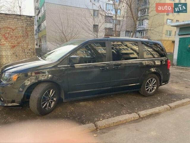 Черный Додж Гранд Караван, объемом двигателя 3.6 л и пробегом 201 тыс. км за 12300 $, фото 10 на Automoto.ua