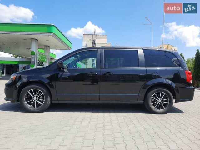 Чорний Додж Гранд Караван, об'ємом двигуна 3.6 л та пробігом 179 тис. км за 15500 $, фото 2 на Automoto.ua