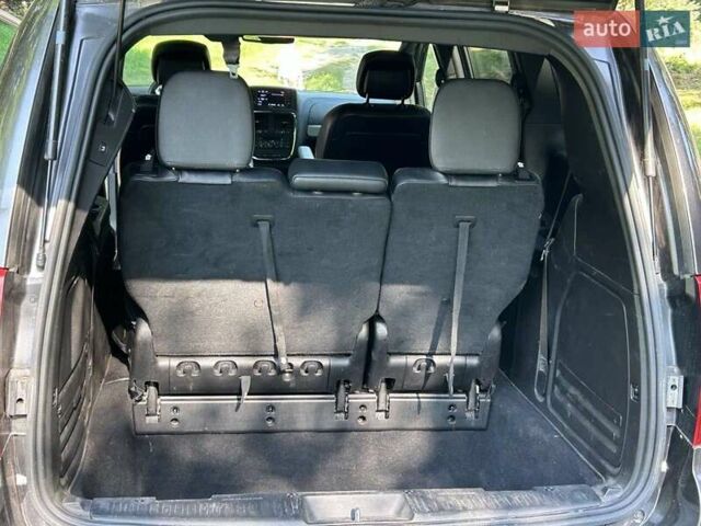 Чорний Додж Гранд Караван, об'ємом двигуна 3.6 л та пробігом 117 тис. км за 13500 $, фото 6 на Automoto.ua