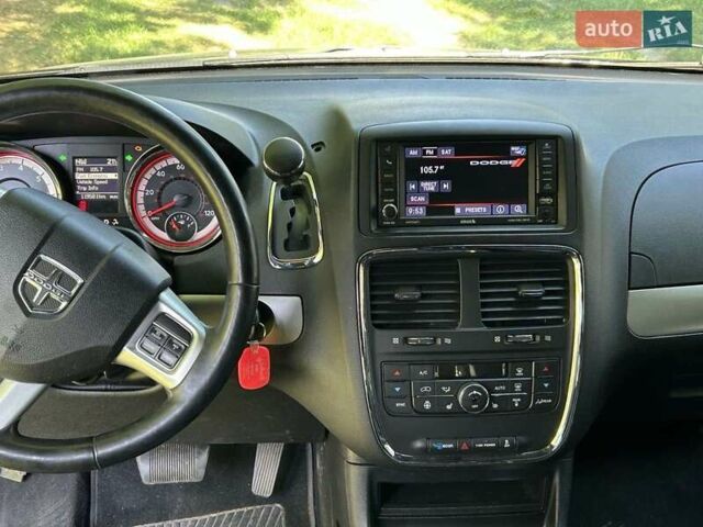 Чорний Додж Гранд Караван, об'ємом двигуна 3.6 л та пробігом 117 тис. км за 13500 $, фото 5 на Automoto.ua
