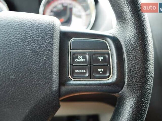 Красный Додж Гранд Караван, объемом двигателя 3.6 л и пробегом 79 тыс. км за 12900 $, фото 23 на Automoto.ua